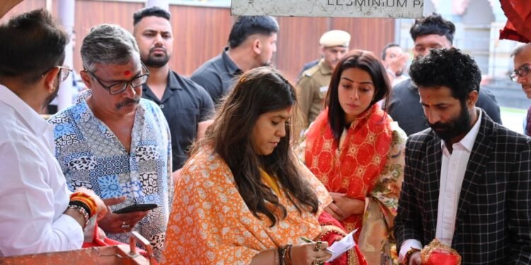 Jagat Gautam Sharma from Himachal prayed for the success of Ekta Kapoor’s upcoming Crew and Holi festival.