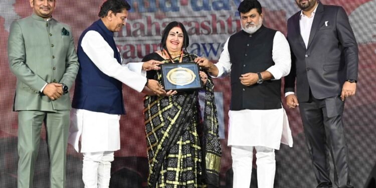 Renowned Indian Dancer Dr. Uma Rele honoured with Maharashtra Gaurav Award