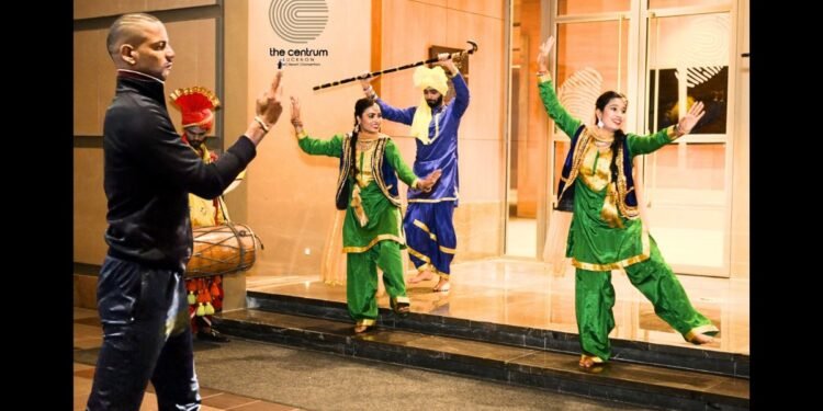 Punjab Kings XI Receive Grand Welcome at The Centrum Lucknow Ahead of their IPL clash