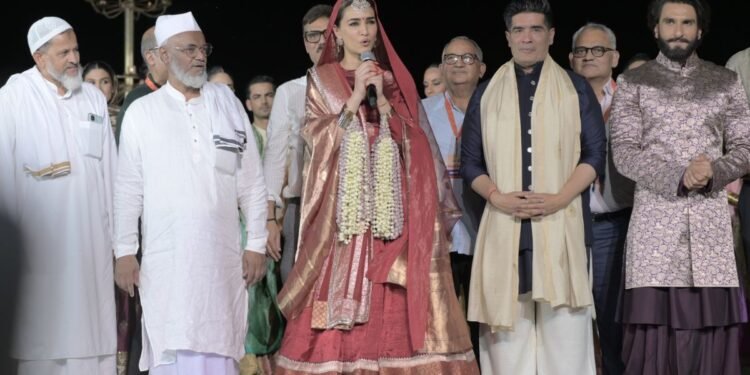 Manish Malhotra showcased Dharohar Kashi Ki at Banaras, A Tapestry of Indian Culture and Craftsmen organised by Indian Minorities Foundation (IMF)