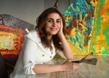 Anita Goel defies Artistic Constraints, her knives infusing Canvases with Raw Energy