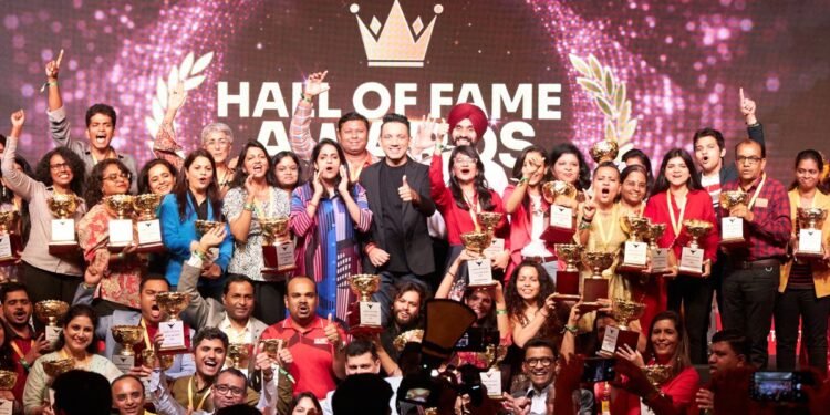 Siddharth Rajsekar Unveils ‘I Can Coach’ Volumes 2 and 3 at Pioneering Freedom Business Retreat 2024