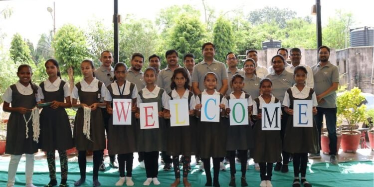 Accelleron Partners with Yuva Unstoppable setup STEM Labs and Smart Classroom in Government Schools