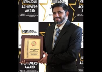 Tech Visionary, Venkata Mudumbai was honored with the International Achievers Award by the Indian Achievers’ Forum