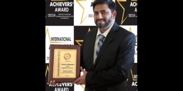 Tech Visionary, Venkata Mudumbai was honored with the International Achievers Award by the Indian Achievers’ Forum