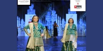 Manju Lodha Walked the Ramp for Florian Foundation by Archunaa Jaiin and Mumbai Halchal by Dilshad Khan Supporting the Cause of Humanity