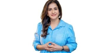 Celebrity Artist Amrita Redefines Glamour on the Go with Signature Course Rush Hour Beauty for Corporate Life