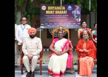 Eminent Industrialist Dr. Dinesh Shahra gets the privilege of meeting Hon’ble President Droupadi Murmu at Parmarth Niketan