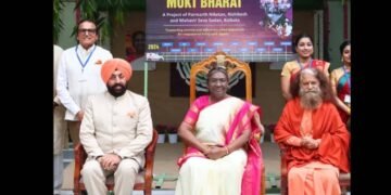 Eminent Industrialist Dr. Dinesh Shahra gets the privilege of meeting Hon’ble President Droupadi Murmu at Parmarth Niketan
