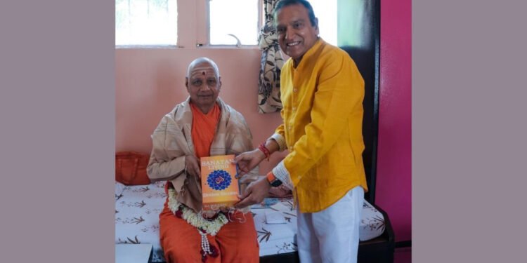 Dr. Dinesh Shahra Presents ‘Sanatan Living’ Book Series in Dialogue with Swami Govind Dev Giri Maharaj at Rishikesh