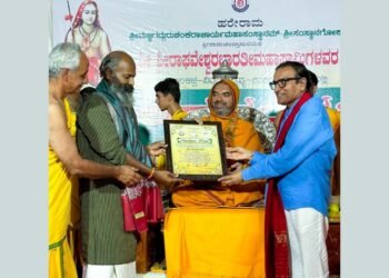 Dinesh Shahra Foundation Encourages Excellence in Indigenous Cow Care as they present Gopal Gaurav Awards