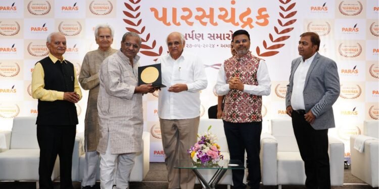 Paras Foundation presented Paraschandrak Literary Awards