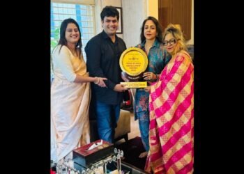 Hema Malini Honored with Jewel of India Award, Presented by WOW and Shobha Arya