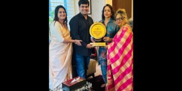 Hema Malini Honored with Jewel of India Award, Presented by WOW and Shobha Arya