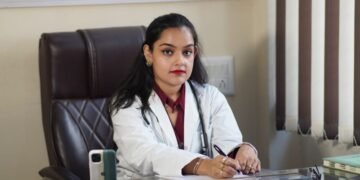 Dr. Harshmeet Arora was awarded the Best Asian Doctor Icon Award 2024