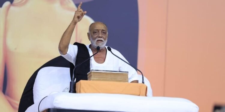 Morari Bapu brings together Maharishi Valmiki’s Ramayana and Goswami Tulsidas’ Ram Charit Manas