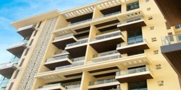 Traditional Wood Vs WPC Planks: Achieving Long-Lasting Beauty for Your Exterior Walls