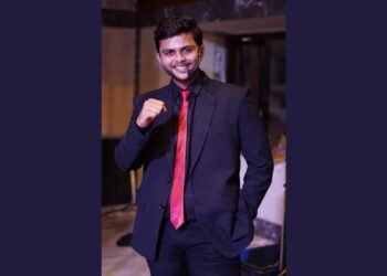 Celebrity anchor Priyank Desai hosts Starstruck season 1