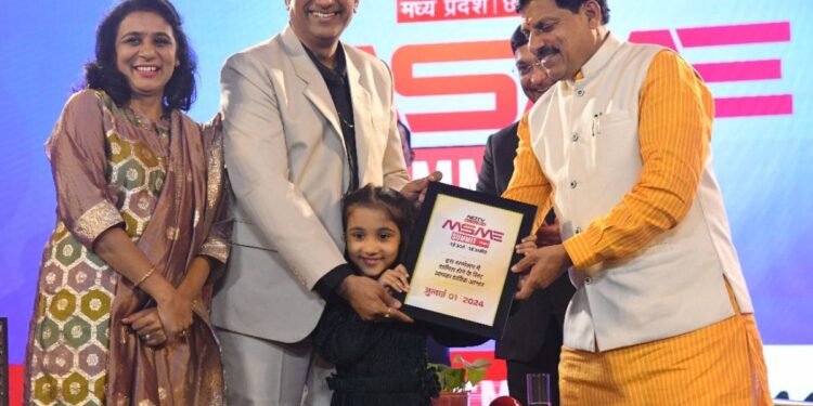 Dr. Arpit Chopra Honoured with Excellence Award for Outstanding Work in Homeopathy