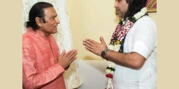 Renowned Philanthropist Dinesh Shahra and Spiritual Leader Shri Devkinandan Thakur Discuss initiatives for Social Welfare at Parmarth