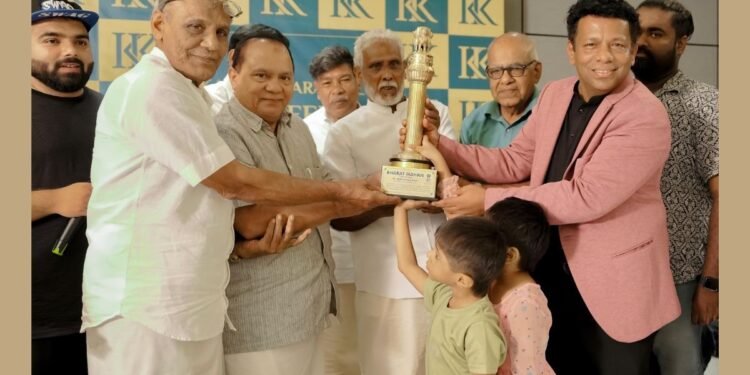 Bharat Mahan – Dr Mohammed Khan receives grand felicitation in his hometown