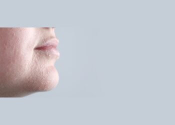 How to Choose the Right Face Wash for Sensitive or Dry Skin?