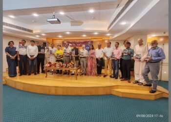 The book “Woh 17 Din” narrates the story of the Sikyara Tunnel accident