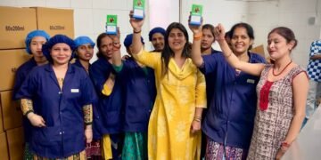 Mom-in-Law & Daughter-in-Law Use Grandma’s Secrets to Launch Hair Oil Biz, With Rs 7CR Annual Revenue
