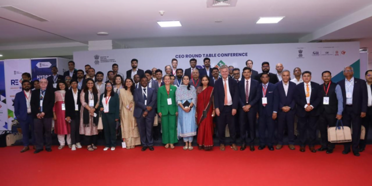 RE-Invest 2024: CEO Roundtable Explores Opportunities and Challenges for Offshore Wind in Gujarat