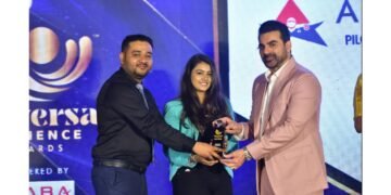 AiRBUZZ Wins Universal Eminence Award for Best Pilot Training Academy in Mumbai