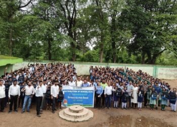 Vedanta props up rural education in Odisha; over 4,000 students of 50+ schools doled out study kits