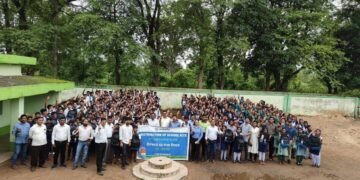 Vedanta props up rural education in Odisha; over 4,000 students of 50+ schools doled out study kits