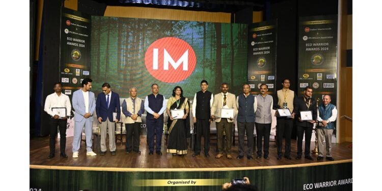 Hero of Bellary Mining Scam Dipak Sarmah Gets Eco Warrior Lifetime Achievement Award