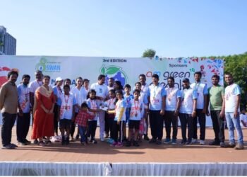 Oasis School Students Advocate for Road Hygiene at Ozone Run 2024