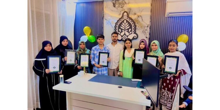 Poshak Chikan Studio: Reviving Tradition and Crafting Success