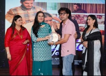 Producer Paras Mehta Honored by Legendary Actress Padmini Kolhapure at Chandigarh Event