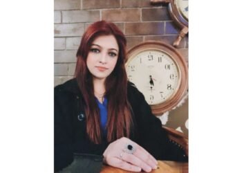 Breaking Boundaries: How Prachi Kurne Balances Film Making and Acting