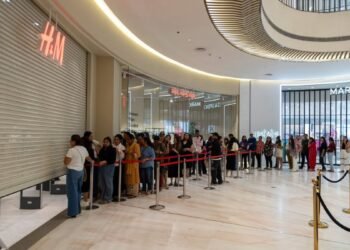 H&M and Anamika Khanna Unveil Exclusive Collection at Palladium Ahmedabad