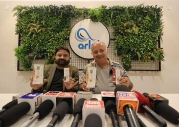 Bollywood Actor Girish Thapar becomes Brand ambassador of Arlak J C BEST pain oil