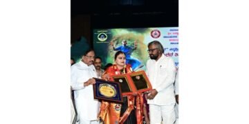 Dr. Savitha Rani Honored with Thimmakka Award for Water Yoga and Civic Engagement Contributions