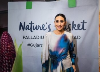 Karisma Kapoor Inaugurates Nature’s Basket’s First Experiential Store in Ahmedabad