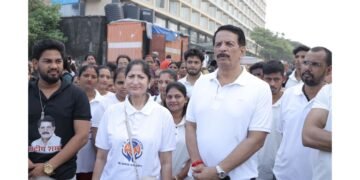 Successful Beach Clean-Up Drive at Juhu Beach Organized by PS Foundation
