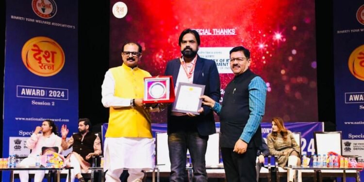 In Remembrance of Late Ratan Tata: Desh Ratan Award 2024 Ceremony Honors Prominent Personalities