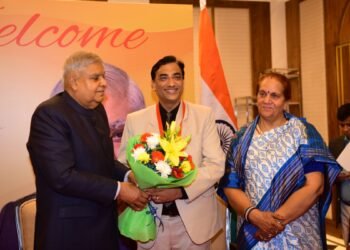 Dr. Arpit Chopra Jain Honored by India’s Vice President for Outstanding Contribution to Alternative Medicine