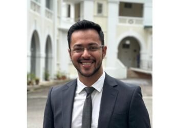 Raghav Vohra, Founder of Crizzen, Wins Business Leadership Excellence Award at CXO 2.0 in Dubai