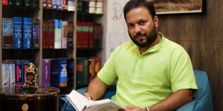 Manu Singh Receives Honorary Award from Washington Digital University