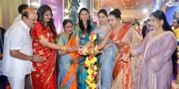 Actress Ms. Aradhana Inaugurates The Jewellery Show at Sheraton Grand Hotel