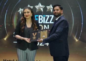 Akash Jain, Co-founder of Jain Kulfi Awarded in SMEBIZZ ICON Star Awards 2024 For Excellence In Manufacturing