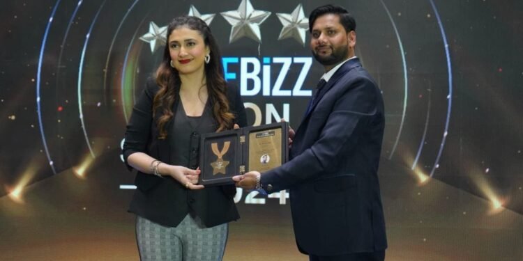 Akash Jain, Co-founder of Jain Kulfi Awarded in SMEBIZZ ICON Star Awards 2024 For Excellence In Manufacturing