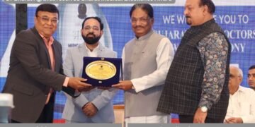 Prestigious Bharat Medical Excellence Award Bestowed Upon Implantologist Dr. Bharat Agravat at Top Doctors Meet